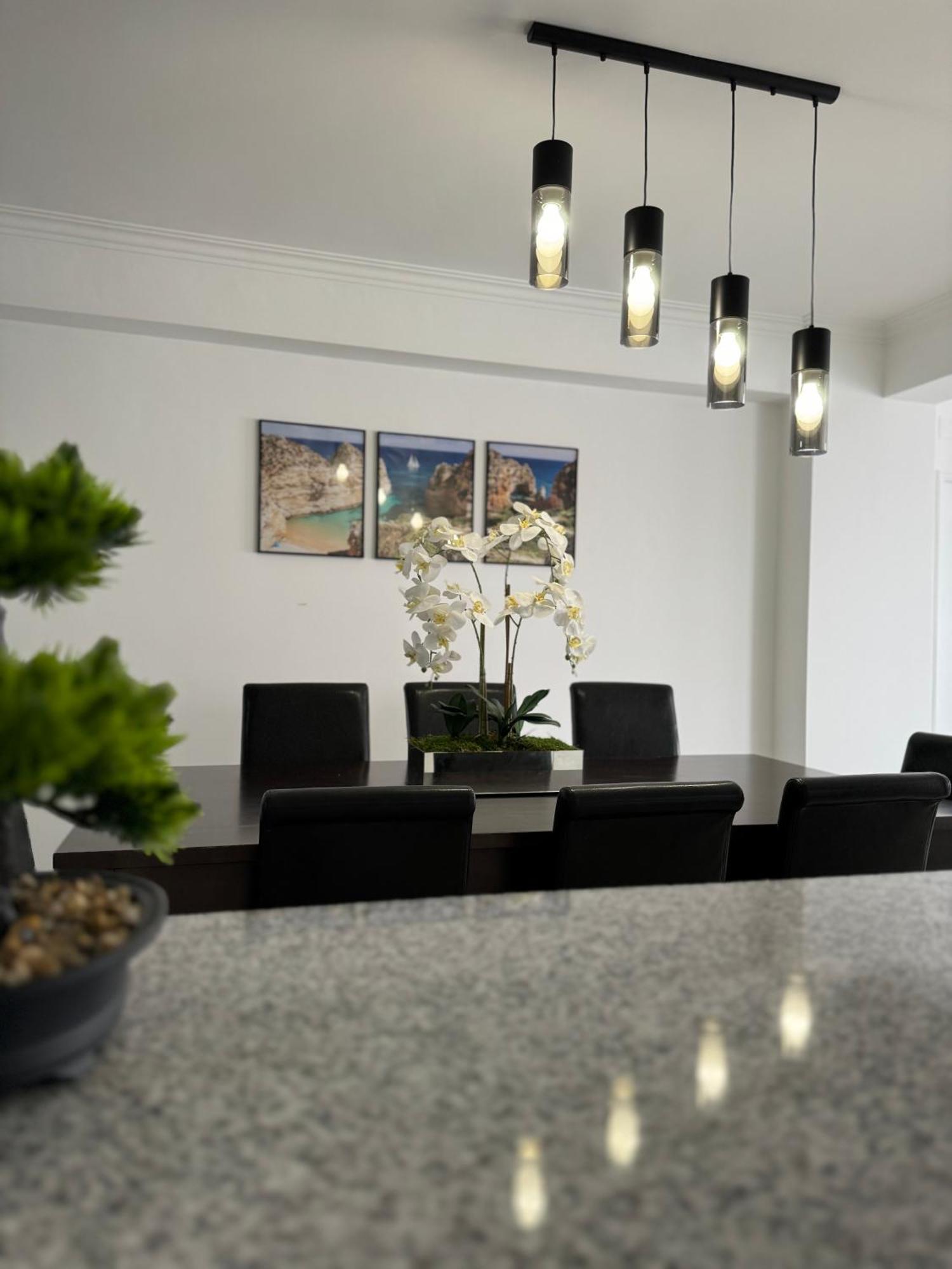 Princess Retreat Beautiful Modern Aprt 2 Min Walk From Quarteira Beach Exterior photo